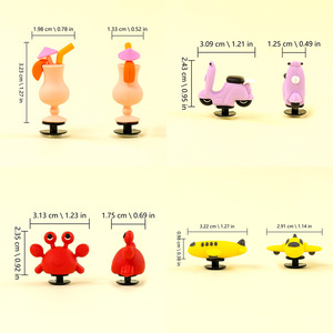 Venta al por mayor <span class=keywords><strong>de</strong></span> dijes para zapatos <span class=keywords><strong>de</strong></span> verano, decoraciones <span class=keywords><strong>de</strong></span> scooter y palmera para zuecos, accesorios DIY para sandalias, dijes con temática <span class=keywords><strong>de</strong></span> viaje para zuecos - Product Image 4