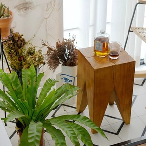 Taburete nórdico moderno de madera maciza taburete bajo creativo personalizado con adornos de troncos de <span class=keywords><strong>muelle</strong></span> para <span class=keywords><strong>el</strong></span> hogar mesa de té <span class=keywords><strong>gimnasio</strong></span> para apartamentos - Product Image 2