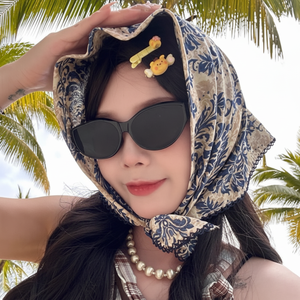 Graziosa sciarpa quadrata con prodotto al vapore con volant-per fazzoletti - Product Image 1