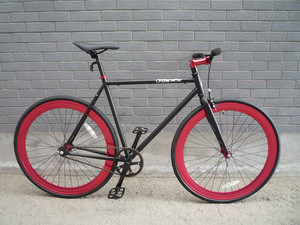 Argento personalizzabile singola velocità ciclo <span class=keywords><strong>da</strong></span> <span class=keywords><strong>corsa</strong></span> Fixie <span class=keywords><strong>bici</strong></span> 700c a scatto fisso OEM bicicletta <span class=keywords><strong>da</strong></span> te con materiale forcella in acciaio - Product Image 3