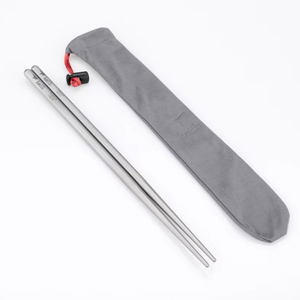 Palillos Japoneses de Titanio Puro con Mango Cuadrado, Color Gris Plateado con Acabado Arenado, Diseño Moderno y Minimalista, Ligeros e Irrompibles - Product Image 2