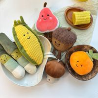 Diverse fruit- en groentepluche sleutelhangers gemengde simulatie maïs paddenstoel sinaasappel eikel pluche tas charme schattig hangend ornament cadeau