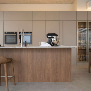 Ensemble complet de meubles de cuisine européens modernes avec charnières, paniers de tiroir et 5+ tiroirs, en panneau <span class=keywords><strong>mélaminé</strong></span> écologique, idéal pour appartement - Product Image 1