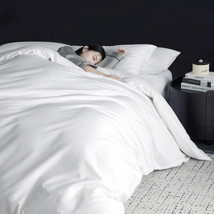 <span class=keywords><strong>Linge</strong></span> <span class=keywords><strong>de</strong></span> <span class=keywords><strong>lit</strong></span> d'hôtel en pur <span class=keywords><strong>coton</strong></span> <span class=keywords><strong>satin</strong></span>é blanc 80 <span class=keywords><strong>fils</strong></span>, personnalisable pour les B&B, y compris un ensemble <span class=keywords><strong>de</strong></span> draps quatre pièces - Product Image 3