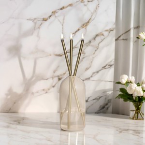 Bouteille <span class=keywords><strong>de</strong></span> <span class=keywords><strong>paraffine</strong></span> liquide rechargeable C&H 17 oz, <span class=keywords><strong>lampe</strong></span> <span class=keywords><strong>à</strong></span> <span class=keywords><strong>huile</strong></span> liquide avec entonnoir, bougie avec mèches métalliques dorées et argentées - Product Image 5