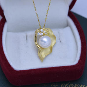 Collar de Perlas Redondas Blancas de Agua Dulce de 9-10 mm con Colgante de Hueso de Serpiente, Plata S925, Luz Intensa, Pequeños Defectos, Ajustable para Mujer - Product Image 1