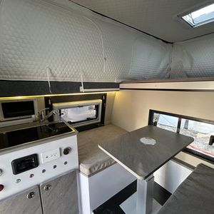 Camioneta Ford con Cama Deslizable |   Camper para Camioneta Económico, Ideal para Aventuras al Aire Libre y Campamentos |   Otros Camiones - Product Image 3