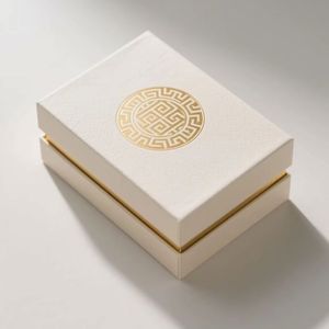 Coffret cadeau de bougies avec boîte en papier parfumé laminé brillant et mat pour l'emballage de cosmétiques et de bijoux de mode, taille et forme personnalisées - Product Image 1