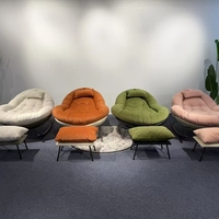 Fauteuil à bascule en rotin tressé nid d'abeille, fauteuil de salon rembourré avec repose-pieds assorti pour salon, chambre, balcon, détente