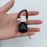 Flacon en verre pour parfum de voiture noir mat de 8 ml, pendentif pour huile essentielle, diffuseur d'air pour voiture, flacons vides pour diffuseur suspendu pour voiture