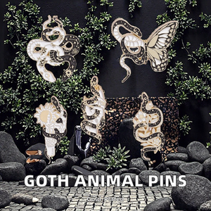 Toptan Goth karikatür hayvan yılanlar broş siyah beyaz güneş ay kelebek emaye pimleri yaka rozetleri hediyelik eşya çin yeni yıl - Product Image 2