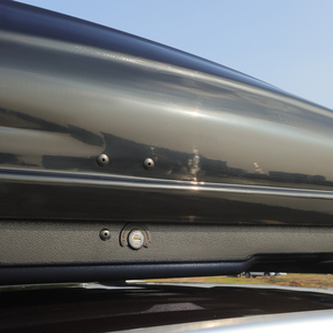 Boîte à bagages <span class=keywords><strong>de</strong></span> <span class=keywords><strong>toit</strong></span> <span class=keywords><strong>de</strong></span> conception sportive <span class=keywords><strong>de</strong></span> 650 L en gros - Boîte <span class=keywords><strong>de</strong></span> rangement universelle étanche en ABS pour SUV <span class=keywords><strong>Ford</strong></span> Escape Subaru Forester - Product Image 6