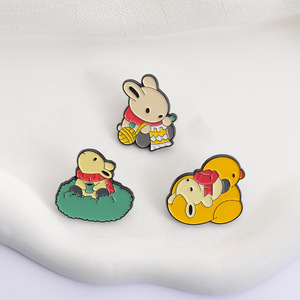 เข็มกลัดเคลือบนิกเกิลสีดำลายกระต่ายน้อยน่ารักถักไหมพรม <span class=keywords><strong>Tsuki</strong></span> Rabbit สไตล์การ์ตูน เหมาะเป็นของขวัญให้เพื่อน - Product Image 4