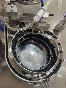 Machine de remplissage de seringues en plastique Machine de remplissage de gel de <span class=keywords><strong>cafard</strong></span> Machine de remplissage vétérinaire - Product Image 3