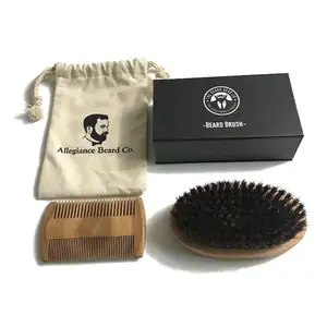 Fábrica promocional regalo del Día de San Valentín al por mayor de alta calidad de color natural hombres cepillo de barba de madera y peine conjunto para hombres