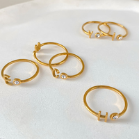 Bague personnalisée EMANCO en acier inoxydable avec initiale et pierre de naissance, ajustable, pour femme