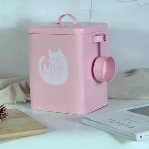 Boîte de stockage de friandises hermétique pour chiens avec cuillère Emballage alimentaire en métal galvanisé de haute qualité Rectangle Stocked <span class=keywords><strong>Pet</strong></span> <span class=keywords><strong>Food</strong></span> Container - Product Image 4