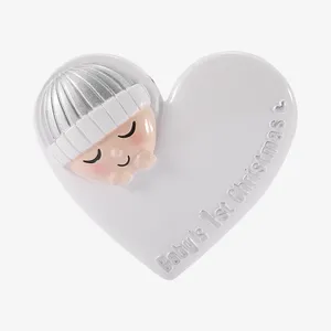 Regalo personalizzato di <span class=keywords><strong>Natale</strong></span>: <span class=keywords><strong>Primo</strong></span> <span class=keywords><strong>Natale</strong></span> del bambino, simpatico bambino con berretto a forma di cuore, ornamento natalizio personalizzato per la famiglia - Product Image 2