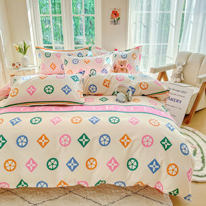 Parure de lit en polyester 115 GSM, imprimé floral coloré, housse de <span class=keywords><strong>couette</strong></span> 4 pièces, drap, couvre-lit et taies d'oreiller pour la maison, toutes saisons - Product Image 1