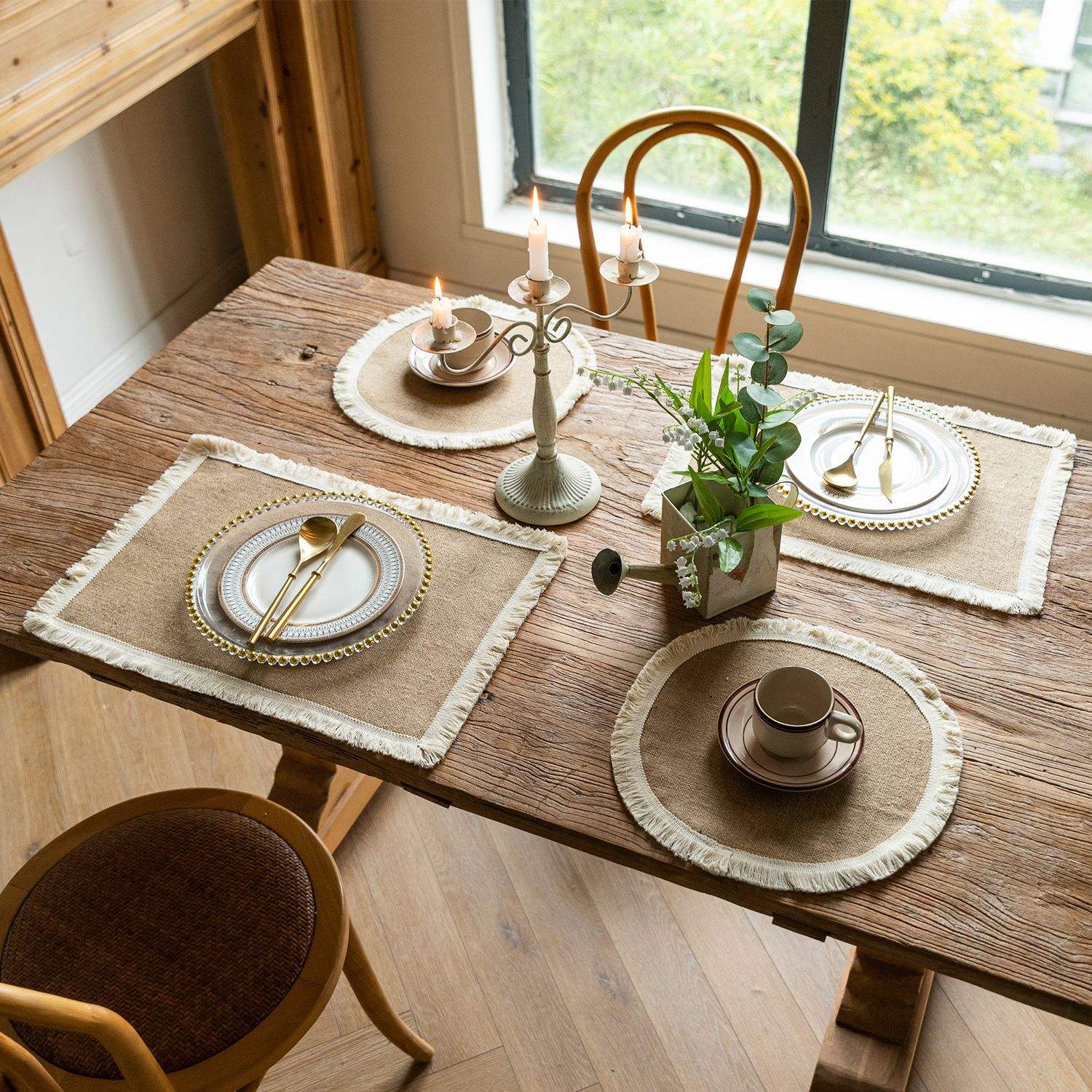 ปอกระเจาสีขาวหนาแน่น