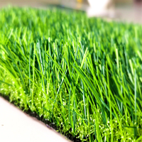 Aménagement paysager herbe de jeu extérieure pas cher prix jardin intérieur gazon artificiel tapis rouleau gazon synthétique