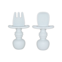 Cuillère de formation des gencives à pointe souple Ustensiles pour bébé Fournitures d'alimentation Cuillères d'alimentation en silicone pour bébé et bébé de première étape