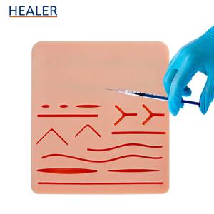 Tappetino di allenamento 2 in 1 per sutura e iniezione IV 14 ferite Pre-tagliate e 2 vene per studenti di medicina e medici praticano - Product Image 6