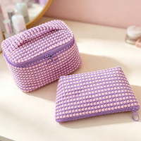 Nouvelle conception, trousse de maquillage mignonne de couleur violette, personnalisable, couleur unie, surface brillante, sacs cosmétiques à fermeture éclair pour femme avec poignée