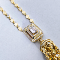 Collier vintage en argent 925 avec pendentif à pompon, pierre CZ taille émeraude et chaîne à maillons perlés, élégant et remarquable, pour commande en gros
