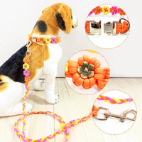 Ensemble collier et laisse pour chien tressé à la main avec fleurs, collier pour animal de compagnie en paracorde coloré avec boucle à dégagement rapide et anneau en D, laisse décorative pour chien