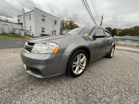 Dodge Avenger SXT 2012, berline 4 portes, conduite à gauche, sièges en cuir, bon rendement énergétique, climatisation, radio satellite, vente en gros, voiture d'occasion pas chère