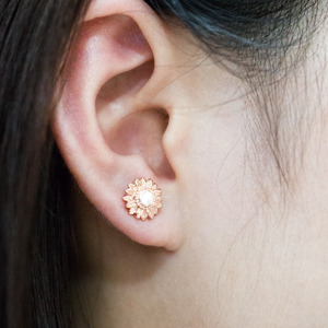 Eleganti Orecchini a Perno a Forma di Girasole per Donne, Orecchini con Pietre Scintillanti, Gioielli alla Moda per Ufficio e Uso Quotidiano, Vendita all'Ingrosso - Product Image 2