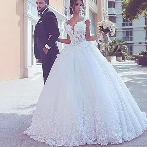 5 Top-trending Sexy Engagement Dress Styles in 2024