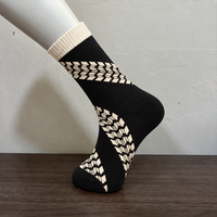 Chaussettes mi-mollet asymétriques style AB, imprimé moto et pneu, deux motifs différents, tricotées, conception personnalisée OEM