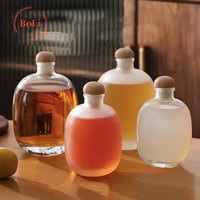 250ml 500ml Op maat gemaakte platte ronde transparante frosted glazen fles voor whisky, tequila, gin, likeur & fruitwijn