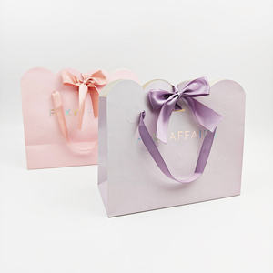 Bolsas de Regalo de Papel de Lujo Impresas Personalizadas al por Mayor con Asas de Listón para Tiendas de Ropa y Compras Minoristas - Product Image 1