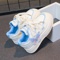 Nouvelles chaussures de sport pour filles à la mode, baskets blanches à paillettes et papillons, semelles épaisses, respirantes, légères, à velcro, chaussures plates pour enfants