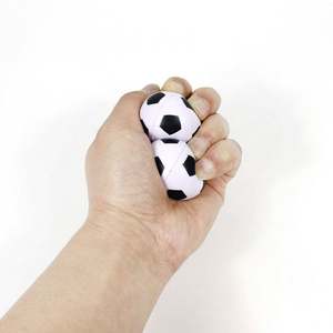 Pelota Antiestrés de Fútbol Barata de 4 cm, Mini Pelota de Fútbol Blanca y Negra de Espuma de PU, Pelota Deportiva para Aliviar el Estrés - Product Image 3