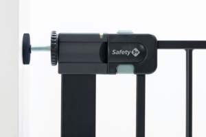 Barrière de sécurité en bois Securtech Simply Close pour bébé de 6 mois à 2 ans, largeur 73-80 cm - Product Image 4