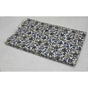 ผ้าฝ้ายบาติกพิมพ์ลายดอกไม้สีน้ำเงิน ลายใบไม้สีดำ ขนาด 43/44 นิ้ว - Product Image 2