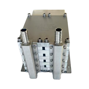 Résistances Réseaux Réseaux Dispositifs de circulation refroidis à l'eau compatibles avec les environnements de pulvérisation de sel à humidité élevée - Product Image 6