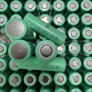 Pin <span class=keywords><strong>Lithium</strong></span>-<span class=keywords><strong>ion</strong></span> trụ hình trụ cấp A E <span class=keywords><strong>V</strong></span> E INR21700-50PL, điện trở trong ≤5mΩ, dòng xả 125A (25C), dòng sạc 80A (16C), dung lượng 50pl, 21700, 5000mAh, 3.6V, dùng cho máy bay không người lái - Product Image 4