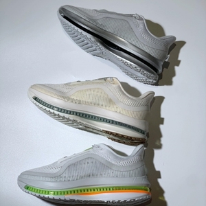 Scarpe da Corsa <span class=keywords><strong>Ultra</strong></span> Leggere con Ammortizzazione ad Aria, Traspiranti in Mesh Antiscivolo e Assorbenti gli Urti per Sport e Casual - Product Image 1
