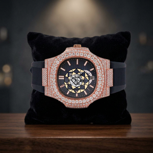 Montre de luxe en acier inoxydable avec moissanite, écologique, personnalisée, mouvement à quartz analogique, bracelet entièrement serti de pierres, unisexe, boîtier rond de 40 mm - Product Image 3