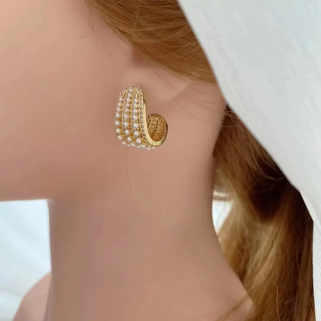 2023 modelos más nuevos regalos de moda pendientes de joyería de Latón chapado en oro pendientes de perlas joyería para mujeres