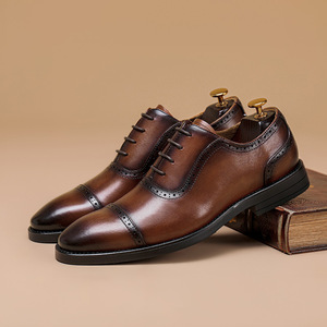 Zapatos brogue de cuero genuino para hombre con punta cuadrada retro, cosidos a mano, ligeros, transpirables, antideslizantes y de estilo casual. - Product Image 2