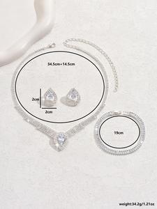 Elegante y Romántico Conjunto de Joyería Nupcial JOMTY - Venta al por Mayor de Collar, Pendientes y Pulsera de Aleación de Zinc Bañados en Plata con Diamantes de Imitación y Engaste de Garra - Product Image 5