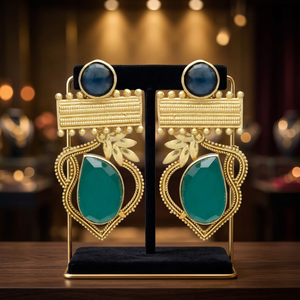 Boucles d'oreilles pendantes en laiton plaqué or faites à la main avec pierres précieuses, style ethnique, pour les occasions de mariage et de fête - Product Image 2