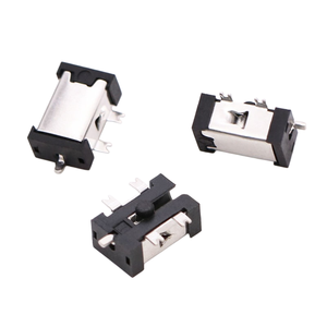 ปลั๊กไฟ DC รุ่น DC-064 แบบสองขา ทรงสี่เหลี่ยม พร้อมฝาครอบโลหะ ขาตั้ง 4 ขา ทนความร้อน ปลั๊กไฟโรงงาน - Product Image 4