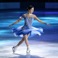 Robe de patinage artistique à manches longues dégradé bleu, dos ouvert, avec strass et sequins sur la jupe, pour enfants